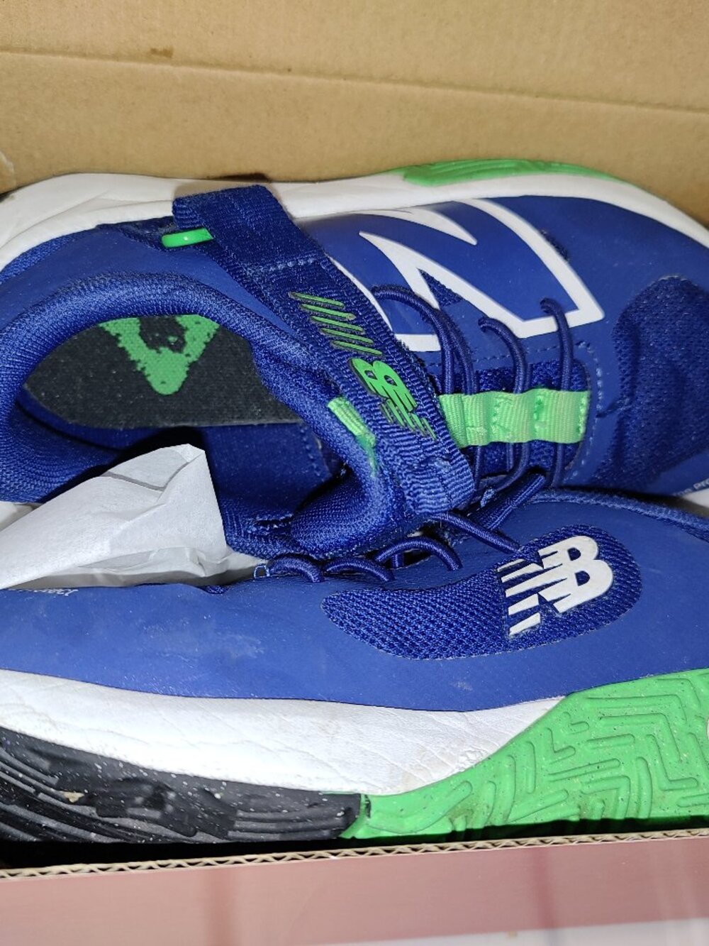 New Balance Fuel Cell Bungee w top strap wide